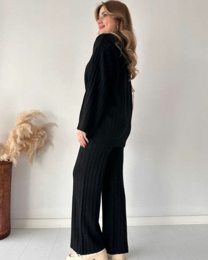 Lariana - Casual Two-Piece Knitted Set